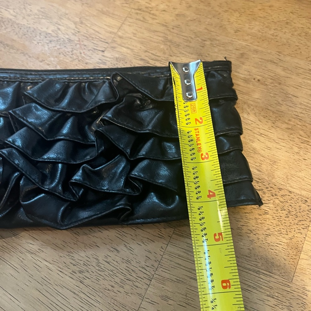 Avenue Elegant Black clutch/wristlet